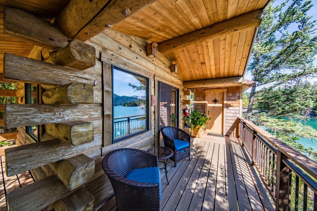 Stillpoint Lodge - All-Inclusive Halibut Cove Exterior photo