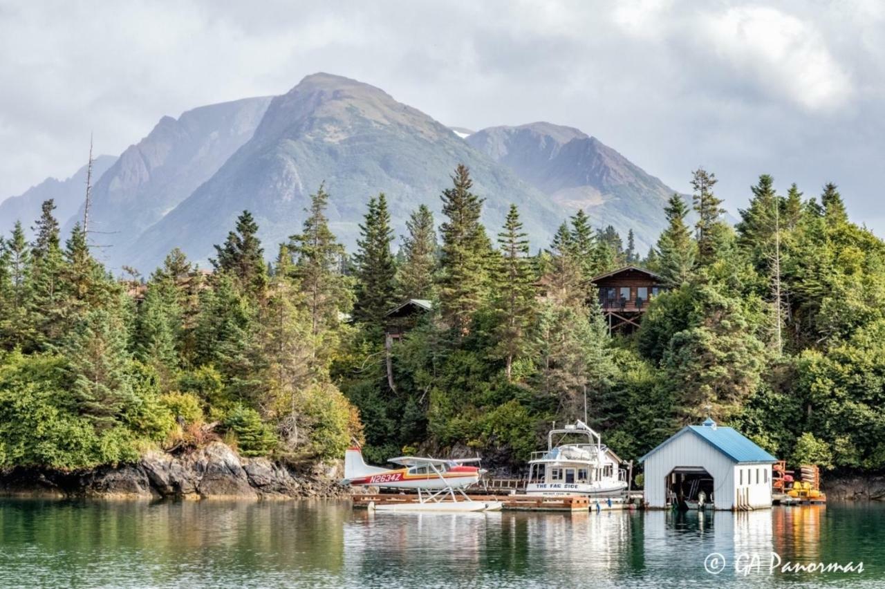 Stillpoint Lodge - All-Inclusive Halibut Cove Exterior photo