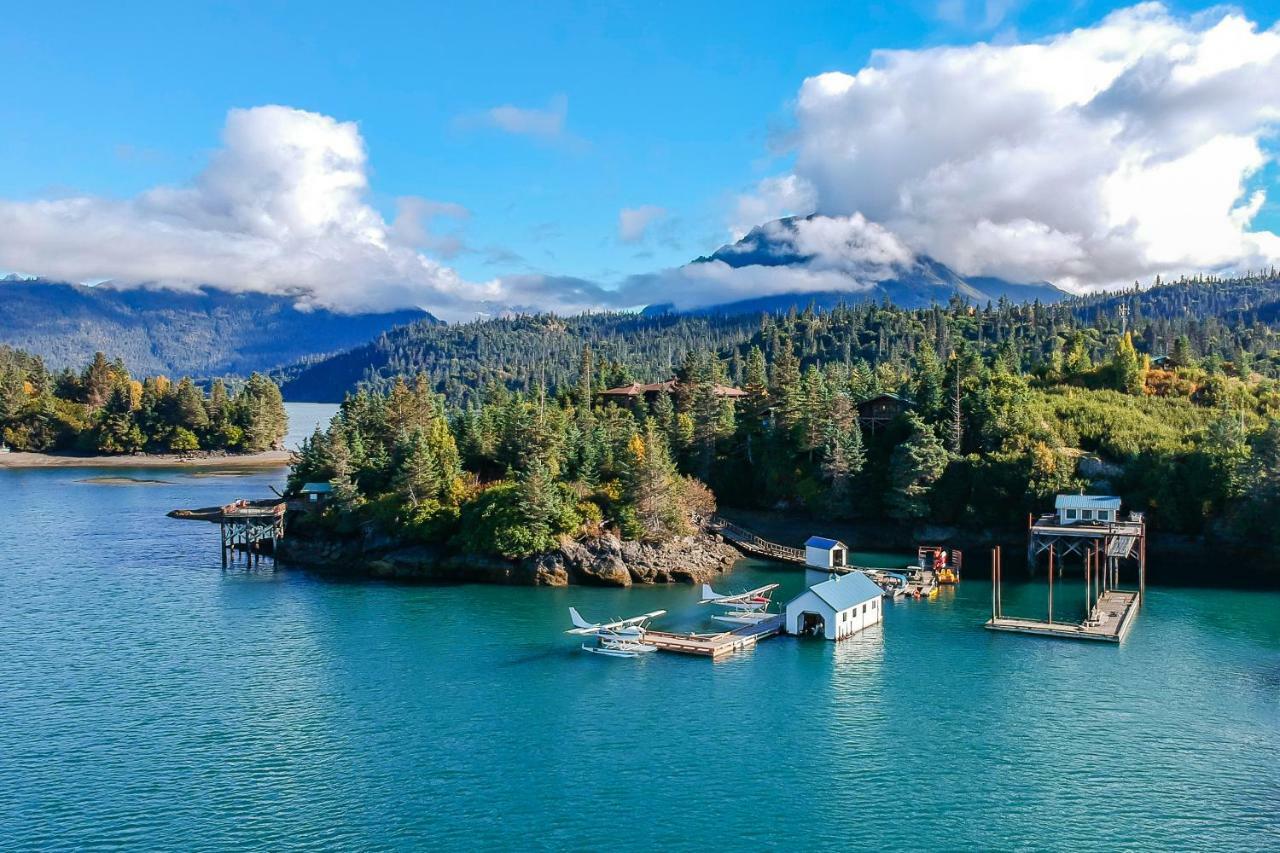 Stillpoint Lodge - All-Inclusive Halibut Cove Exterior photo